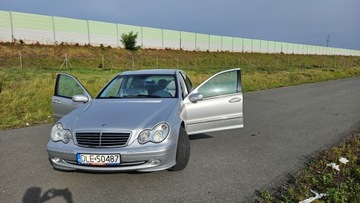 Mercedes Klasa C W203 Sedan W203 2.6 V6 (C 240) 170KM 2003 MERCEDES-BENZ KLASA C W203 240 4-matic (203.081) 170 KM 4x4