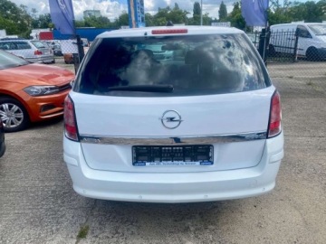 Opel Astra J Sports Tourer 1.7 CDTI ECOTEC 110KM 2010 Opel Astra 2X kola 1.7 Diesel 110KM, zdjęcie 16