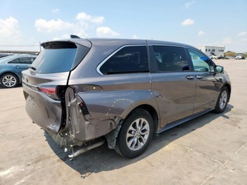 Toyota Sienna III 2022 Toyota Sienna XLE 2022 2.5l 2.5 Hybryda 245KM, zdjęcie 3