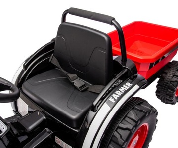 Фермер Ред Милли Малли, трактор с прицепом и детский ездовой автомобиль на аккумуляторе.