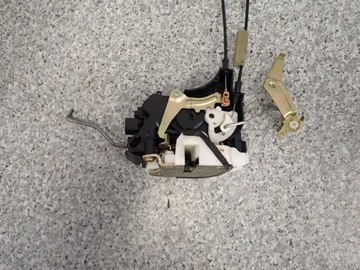 MITSUBISHI GRANDIS 03-11 ZÁMEK DVEŘE PŘEDNÍ PRAVÝ