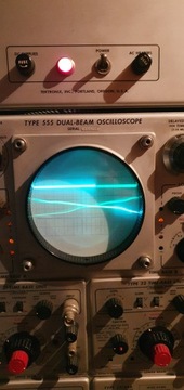 Двухлучевой осциллограф Tektronix 555 — 111 ламп!
