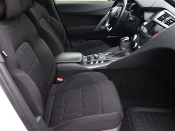 DS 5 Hatchback (Citroen) 2.0 Blue HDi 181KM 2014 Citroen DS5 2.0 BlueHDi, 178 KM, Automat, Navi, zdjęcie 8