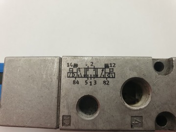 Электромагнитный клапан FESTO MVH-5/3G-1/4-B 19138 5/3 24VDC