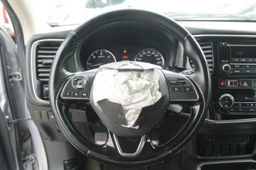 Mitsubishi Outlander III 2018 Mitsubishi Outlander ROK 2018 POJ 2,3 150 KM, zdjęcie 15