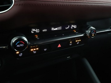 Mazda 3 IV Hatchback 2.0 SkyActiv-X 186KM 2021 Mazda 3 mHEV full LED skróra navi kamery grzane, zdjęcie 27