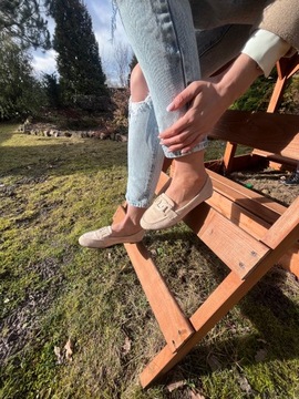 БЕЖЕВЫЕ МОКАСИНЫ ЖЕНСКИЕ НА ЦЕПОЧКЕ, ЗАМША 40