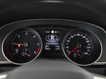 Volkswagen Passat B8 Variant Facelifting 2.0 TDI SCR 150KM 2022 Volkswagen Passat Variant | Kamera Cofania | Tempo, zdjęcie 16