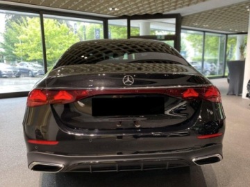 Mercedes Klasa E W214 Sedan 2.0 220d 197KM 2025 E Klasa 220 d 4-Matic AMG 2.0 197KM 2025, zdjęcie 3