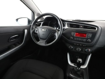 Kia Ceed II Hatchback 5d Facelifting 1.4 DOHC 100KM 2016 Kia Cee'd 1.4MPI PDC klima tempomat, zdjęcie 15