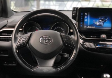 Toyota C-HR I Crossover 1.8 Hybrid 122KM 2018 Toyota C-HR CHR 1.8 Hybrid Prestige Kamera cofania Toyota Mikolajczak, zdjęcie 13