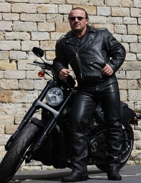 KLASYCZNA RAMONESKA SKÓRZANA NA MOTOCYKL I NA CO DZIEŃ