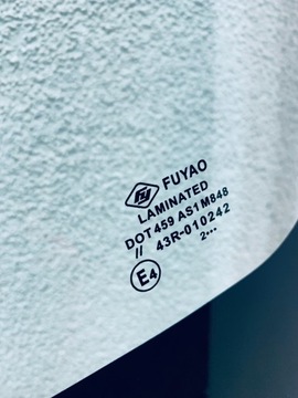 SKLO (OKNO) ČELNÍ PŘEDNÍ MITSUBISHI ATTRAGE / SPACE STAR 2013- SENSOR NOVÁ