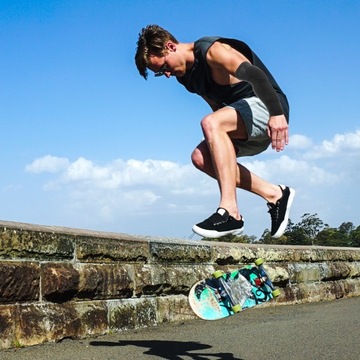 НАКОЛТЕВАЯ ПОДУШКА ДЛЯ ПРЕДОТВРАЩЕНИЯ СТОЛКНОВЕНИЙ