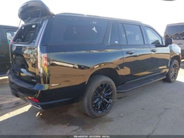 Cadillac Escalade III 2022 Cadillac Escalade ESV 4WD PREMIUM LUXURY, 2022r., 4x4, 6.2L 6.2 Benzyna, zdjęcie 3