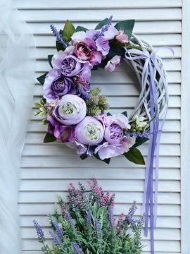 WIANEK KWIATOWY WIOSENNY NA DRZWI WIKLINOWY STROIK WIENIEC LILIOWY