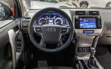 Toyota Land Cruiser VII Terenowy 3d 2.8 D-4D 177KM 2020 Toyota Land Cruiser LC 2.8 D-4D Premium aut 2.8 Diesel 177KM, zdjęcie 6