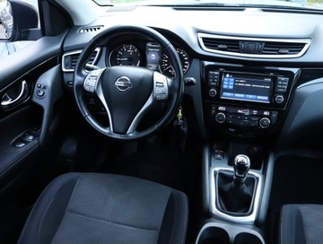 Nissan Qashqai II Crossover 1.2 DIG-T 115KM 2017 Nissan Qashqai 1.2 DIG-T, Salon Polska, Navi, zdjęcie 6