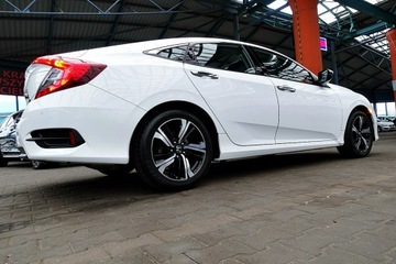 Honda Civic X Sedan 4d 1.5 VTEC Turbo 182KM 2018 Honda Civic Executive SKÓRA Kraj 1wł BEZWYP, zdjęcie 4