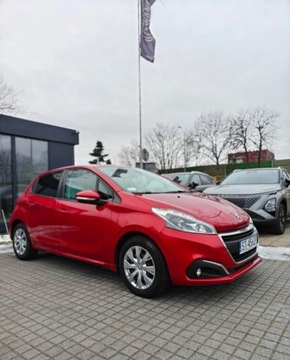 Peugeot 208 I Hatchback 5d Facelifting 1.2 PureTech 82KM 2019 Peugeot 208 Peugeot 208 1.2 Benzyna 82KM, zdjęcie 1