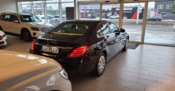 Mercedes Klasa C W205 Kombi Facelifting 1.6 160 129KM 2018 Mercedes-Benz Klasa C 1.6 Benzyna 129KM, zdjęcie 2