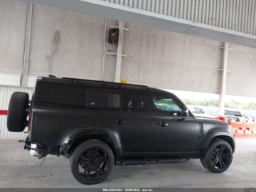 Land Rover Defender IV (L663) 2023 Land Rover Defender 130 x-dynamic se, 2023r., 4x4, 3.0L 3.0 Benzyna 395KM, zdjęcie 4