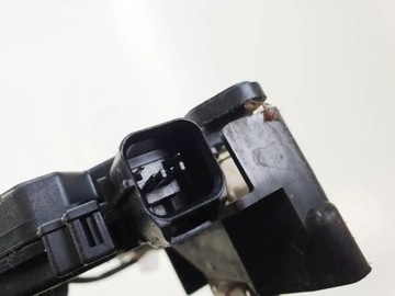 MITSUBISHI GRANDIS 2004R ZÁMEK DVEŘE PRAVÝ PŘEDNÍ 2-PIN EVROPA