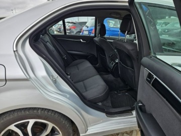 Mercedes Klasa C W204 Limuzyna 2.2 200 CDI BlueEFFICIENCY 136KM 2011 Mercedes C 220 2,2 diesel 136KM, zdjęcie 7