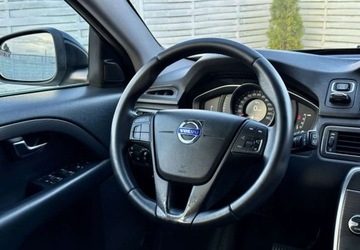 Volvo V70 III Kombi Facelifting 2.0 D2 DRIVE-E 120KM 2016 Volvo V70 Volvo V70 D2 Geartronic Summum 2.0 Diesel 120KM, zdjęcie 6