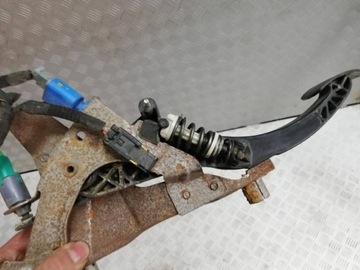 RENAULT MEGANE III ПЕДАЛЬ СЦЕПЛЕНИЯ