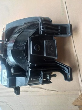 HALOGEN PRAVÝ KIA CARENS IV