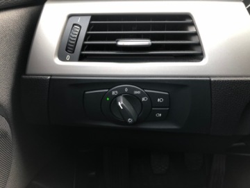BMW Seria 3 E90-91-92-93 Touring E91 2.0 318i 129KM 2006 BMW 318i XENON KLIMA ALU HAK GRZANE FOTELE IDEALNY STAN Z NIEMIEC, zdjęcie 19