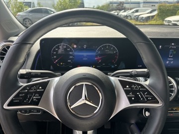 Mercedes GLB SUV 1.3 200 163KM 2023 Mercedes-Benz GLB 200 Podgrzewana kierownica/ Gwar, zdjęcie 15