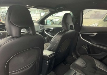 Volvo V40 II Hatchback Facelifting 2.0 D2 120KM 2018 Volvo V40 , R- Design , nawigacja , skorzane fotele 2.0 Diesel 120KM, zdjęcie 29