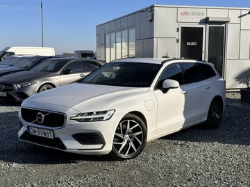 Volvo V60 II  2020 Volvo V60 2.0 T6 253KM Hybryda Momentum