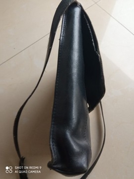 Сумка-почтальон черного цвета, натуральная кожа, 23х26.