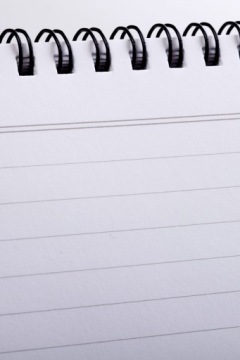 Журналистский блокнот. Полевые заметки. Строки на первой странице.