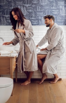 Вышитый халат женский