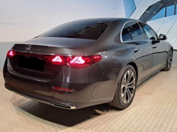 Mercedes Klasa E W214 Sedan 2.0 200 204KM 2025 E Klasa 200 4-Matic Avantgarde 2.0 (204KM) 2025, zdjęcie 3