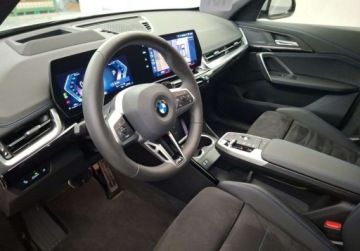 BMW X1 U11 Crossover 1.5 20i 170KM 2025 BMW X1 BMW X1 sDrive20i M Sport PRO 170 KM 2025 1.5 Benzyna 170KM, zdjęcie 9