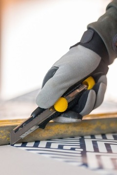 STANLEY 0-10-418 NÓŻ DYNAGRIP Z ŁAMANYM OSTRZEM