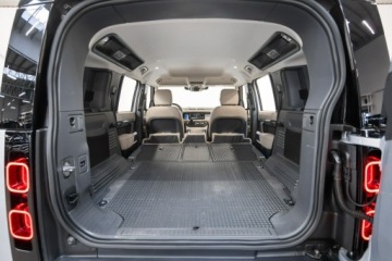 Land Rover Defender IV (L663) Hard Top 90 3.0D R6 250KM 2023 Land Rover Defender 110 3.0D 250KM. Salon PL. FV., zdjęcie 25