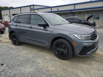 Volkswagen Tiguan II 2023 Volkswagen Tiguan SE R-Line Black 2023 2.0l 2.0 Benzyna 184KM, zdjęcie 4