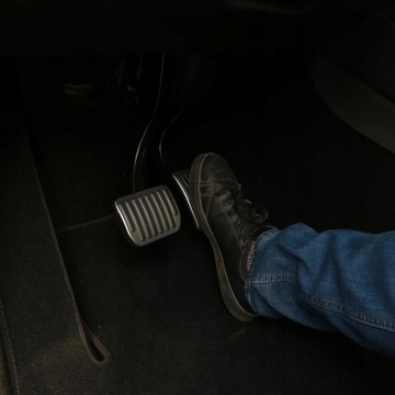 Чехлы на педали автомобиля Tesla Model 3