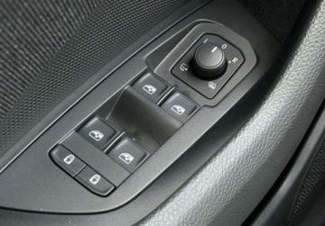 Skoda Kodiaq II SUV 2.0 TDI SCR 193KM 2024 Skoda Kodiaq Selection Pakiety, Hak, CANTON, Kamera, Fotele z pamiecia, A, zdjęcie 19