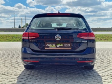 Volkswagen Passat B8 Variant 2.0 TDI BlueMotion SCR 150KM 2016 Volkswagen Passat 2.0 150Ps DSG Navi Alu Zarej.PL Gwarancja 2.0 Diesel, zdjęcie 4