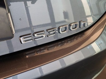 Lexus ES VII (XV70) Sedan Facelifting 300h 218KM 2025 Od ręki - 300h Business Edition 2.5 E-CVT 218KM | Szyberdach!, zdjęcie 4