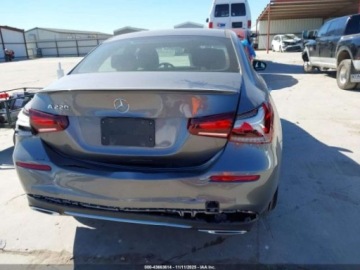 Mercedes Klasa A W177/V177 2022 Mercedes-Benz Klasa A 2022 Mercedes-Benz A-Class A 220 Sedan 2.0 Benzyna, zdjęcie 3