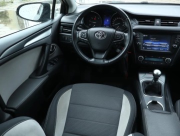 Toyota Avensis III Sedan Facelifting 2015 2.0 D-4D 143KM 2015 Toyota Avensis 2.0 D-4D, Salon Polska, Serwis ASO, zdjęcie 6