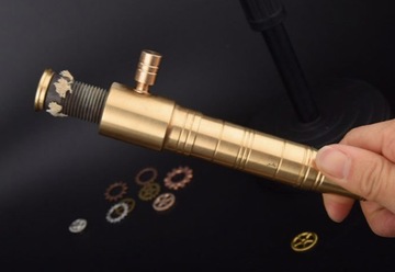 Бензиновая зажигалка TORCH, работающая на бензине